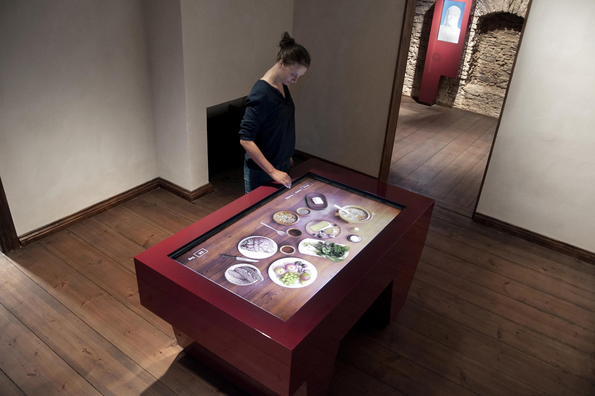 Raumansicht der Ausstellung ‚Ich bin ein Mansfeldisch Kind‘ in Luthers Elternhaus in Mansfeld, Studio Neue Museen